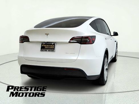 Used 2024 Tesla Model Y Long Range AWD/4WD image 7