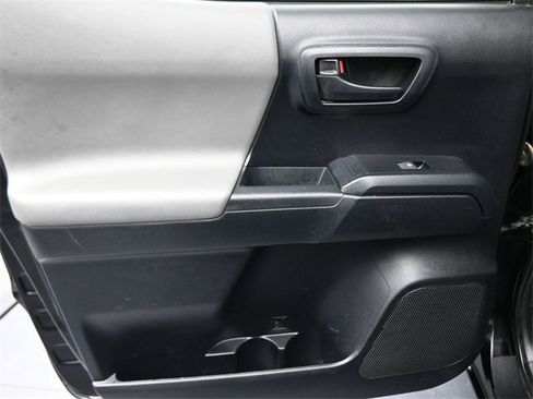 Used 2020 Toyota Tacoma 4x4 Double Cab image 38