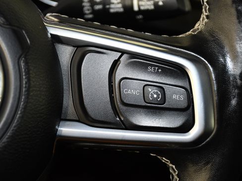Used 2021 Jeep Wrangler Unlimited Sahara w/ Uconnect 4C Nav & Sound Group AWD/4WD image 22