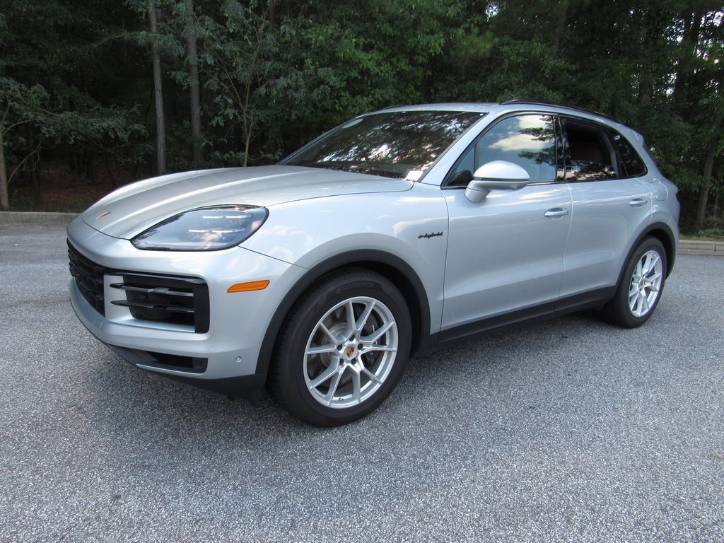 Certified 2025 Porsche Cayenne E-Hybrid AWD/4WD image 1