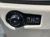 Used 2023 Chrysler Pacifica Touring-L image 5