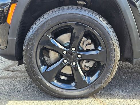 Used 2021 Jeep Grand Cherokee L Laredo image 30