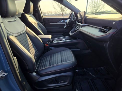 New 2026 Ford Explorer ST-Line w/ ST-Line Street Pack image 6