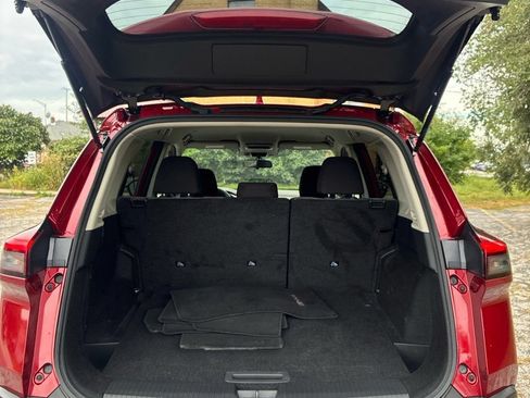 Used 2023 Nissan Rogue SV AWD/4WD image 9