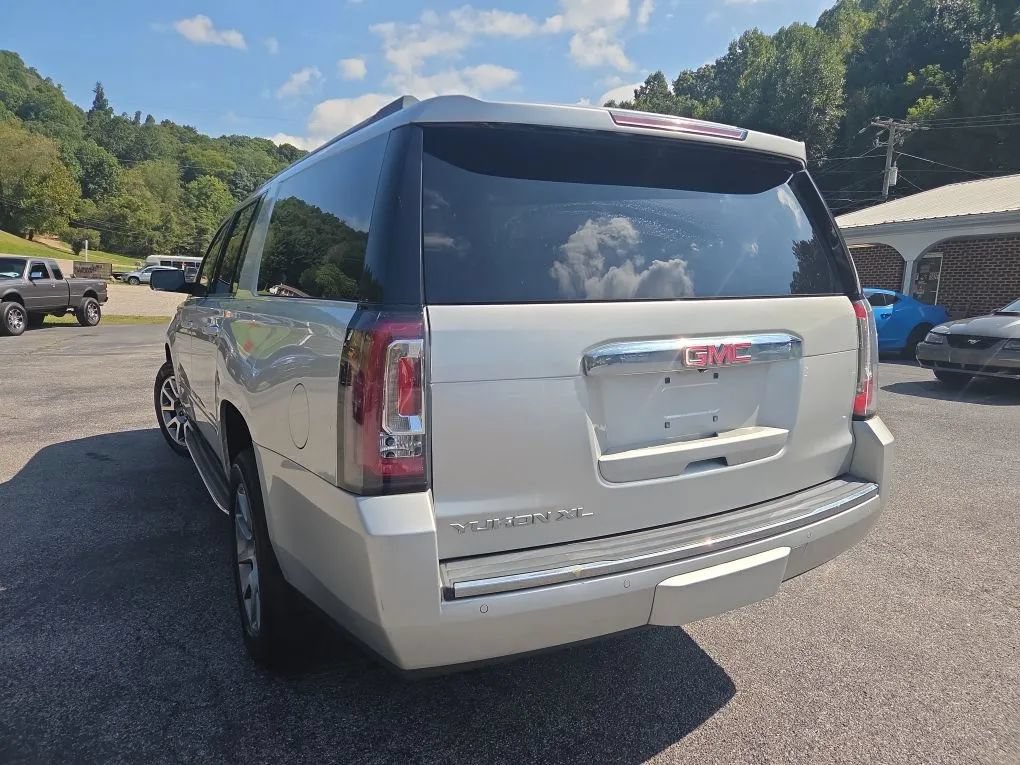 Used 2017 GMC Yukon XL Denali w/ Open Road Package AWD/4WD image 7
