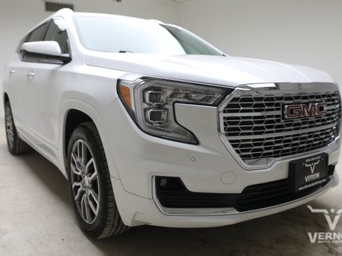Used 2024 GMC Terrain Denali AWD/4WD image 7