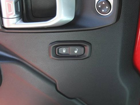 Used 2020 Jeep Wrangler Unlimited Sport S image 34