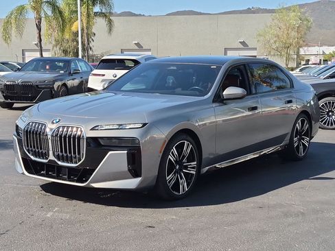 Used 2023 BMW 760i xDrive w/ Executive Package AWD/4WD image 5