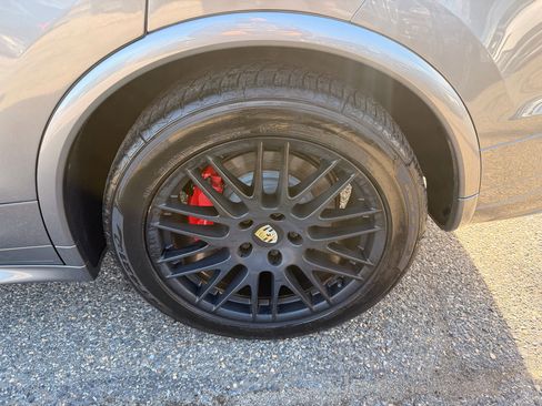Used 2016 Porsche Cayenne GTS image 20