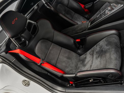 Used 2016 Porsche Cayman GT4 image 24