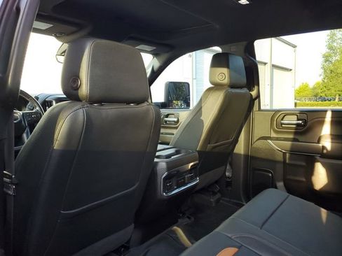 Used 2022 GMC Sierra 2500 AT4 w/ AT4 Premium Plus Package AWD/4WD image 10
