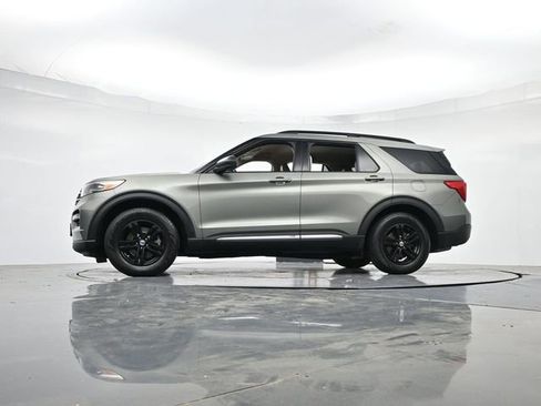 Used 2020 Ford Explorer XLT w/ Equipment Group 202A RWD image 38