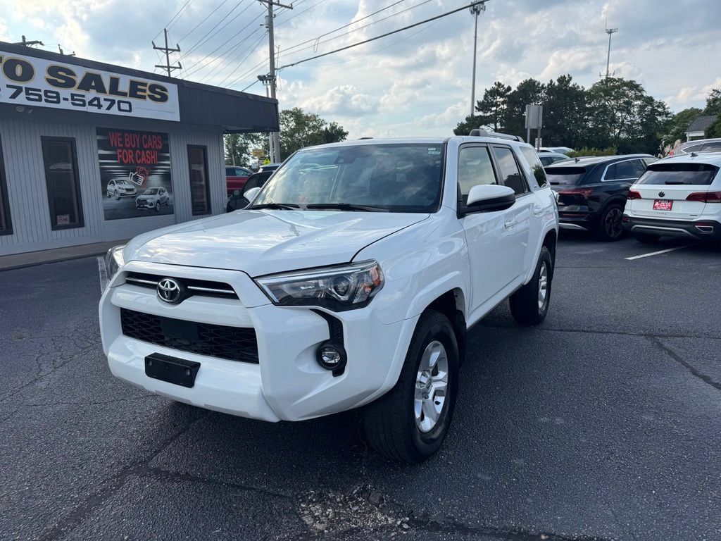 Used 2024 Toyota 4Runner SR5 AWD/4WD image 2