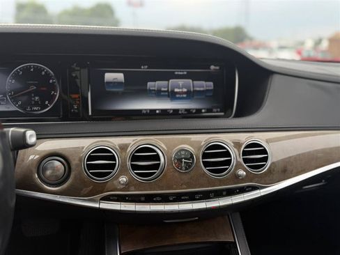 Used 2017 Mercedes-Benz S 550 Sedan image 14