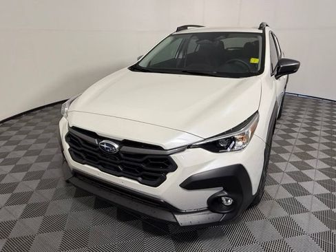 Used 2024 Subaru Crosstrek 2.0i Premium AWD/4WD image 2