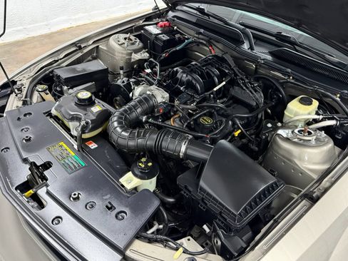 Used 2005 Ford Mustang Premium RWD image 13