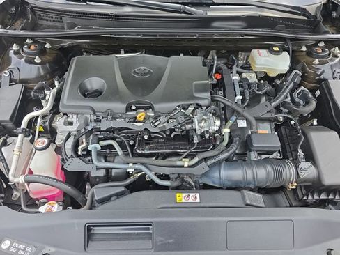 Used 2021 Toyota Camry XLE w/ Navigation Upgrade Package image 30