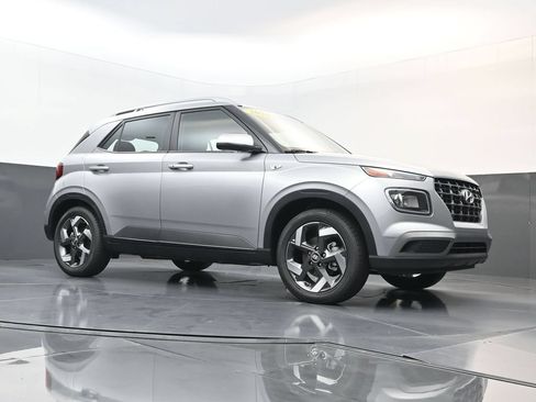 Certified 2026 Hyundai Venue SEL FWD image 22