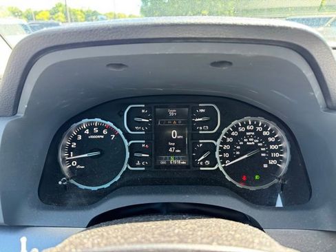 Used 2018 Toyota Tundra SR5 w/ SR5 Upgrade Package AWD/4WD image 33