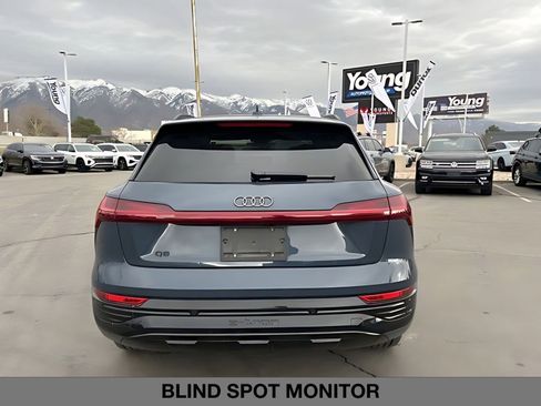 Used 2024 Audi Q8 e-tron Premium image 6