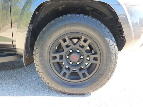 Used 2018 Toyota 4Runner SR5 Premium RWD image 9