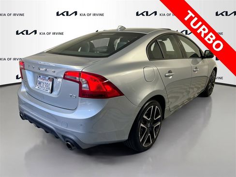 Used 2018 Volvo S60 T5 Dynamic w/ Vision Package image 7