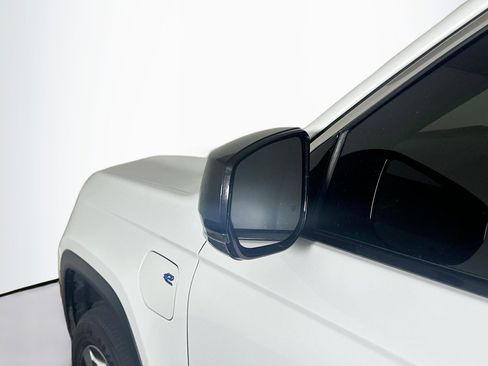 Used 2022 Jeep Grand Cherokee Limited 4xe image 16