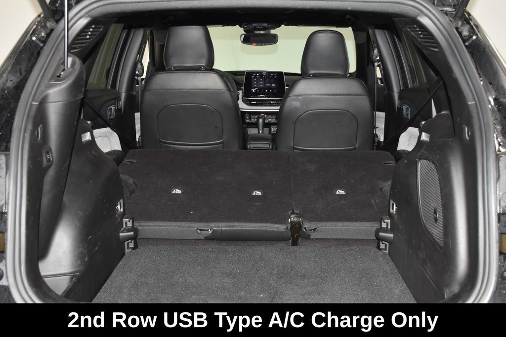 Used 2025 Jeep Compass Latitude w/ Sun & Sound Group AWD/4WD image 31