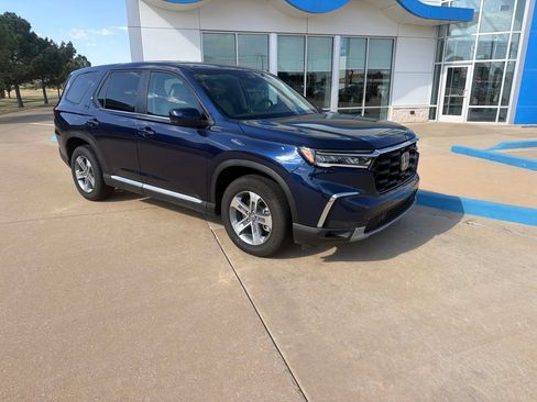 Certified 2025 Honda Pilot EX-L image 2
