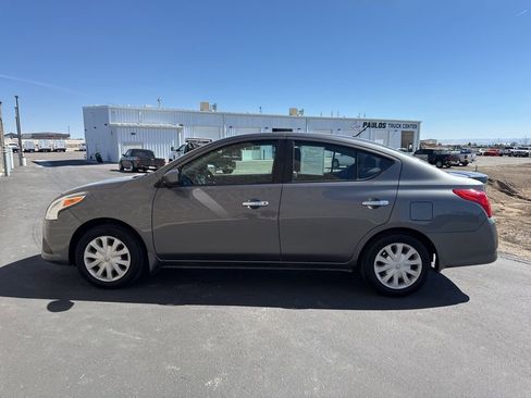Used 2016 Nissan Versa SV image 6