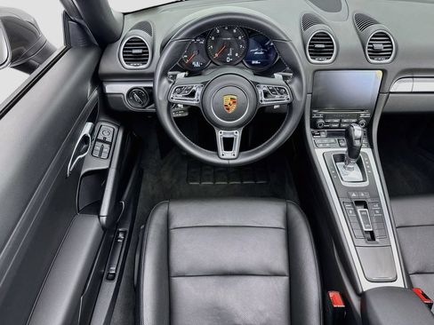 Used 2018 Porsche 718 Boxster RWD image 10