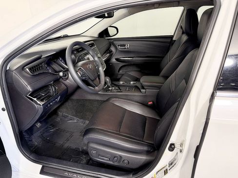 Used 2016 Toyota Avalon Limited FWD image 31