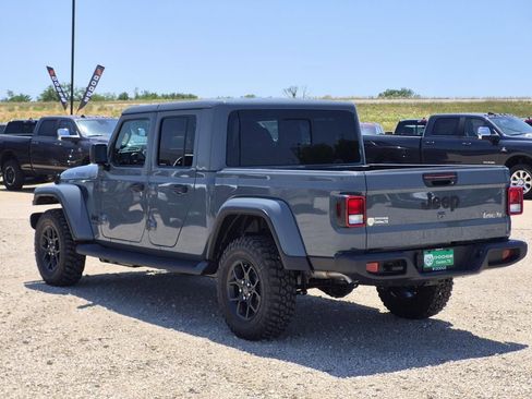 New 2026 Jeep Gladiator Sport AWD/4WD image 4