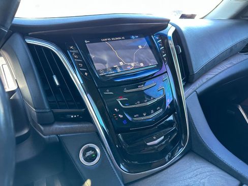 Used 2015 Cadillac Escalade ESV Premium image 5