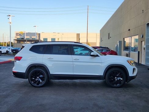 Used 2024 Volkswagen Atlas SE FWD image 8