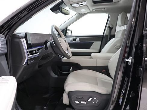 Used 2025 Hyundai Santa Fe Calligraphy FWD image 17