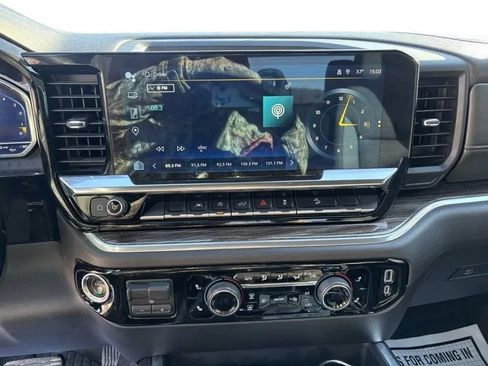 Used 2022 Chevrolet Silverado 1500 RST AWD/4WD image 15