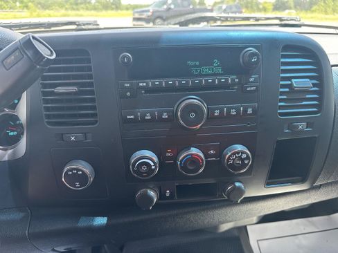 Used 2014 Chevrolet Silverado 2500 LT AWD/4WD image 28