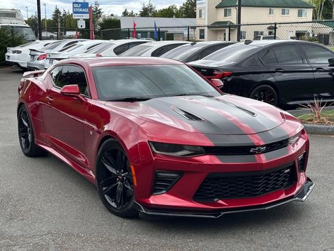 Used 2018 Chevrolet Camaro SS RWD image 21