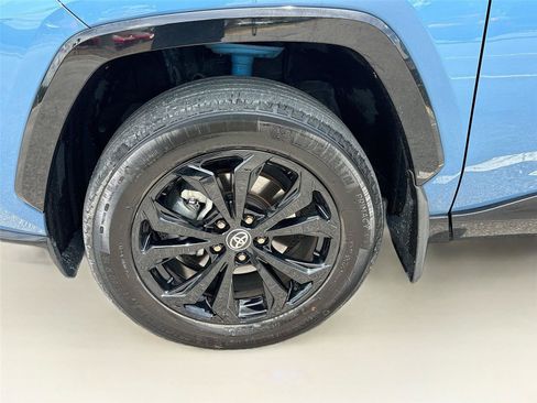 Used 2024 Toyota RAV4 XSE w/ Weather Package AWD/4WD image 31