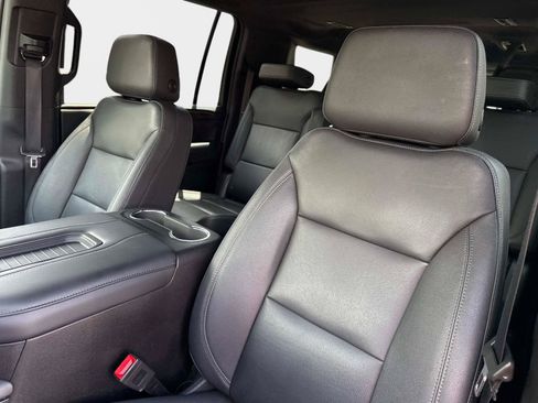Used 2023 Chevrolet Suburban Z71 w/ Luxury Package AWD/4WD image 23