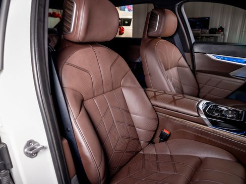 Used 2023 BMW 740i RWD image 17