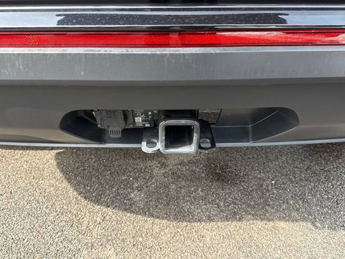 Certified 2025 Volkswagen Atlas Cross Sport SE w/ Panoramic Sunroof Package image 28