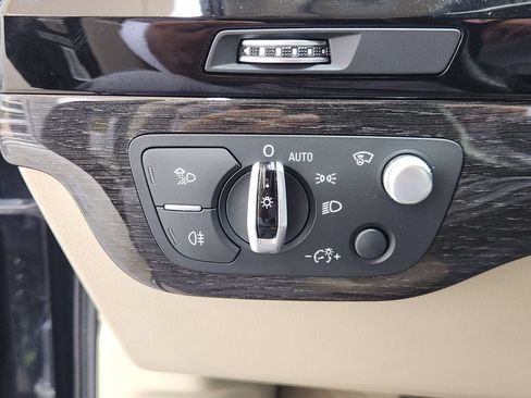 Used 2017 Audi Q7 3.0T Prestige w/ Prestige Package AWD/4WD image 22