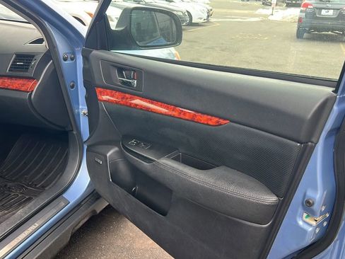 Used 2010 Subaru Outback 2.5i Limited image 22