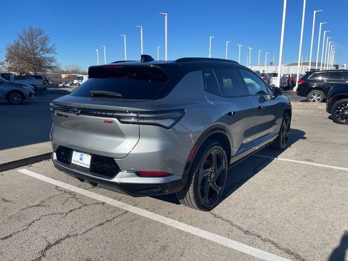 New 2025 Chevrolet Equinox EV RS image 3