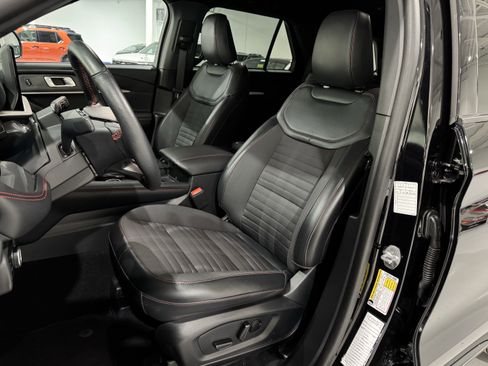 Used 2025 Ford Explorer ST-Line w/ ST-Line Street Pack image 27