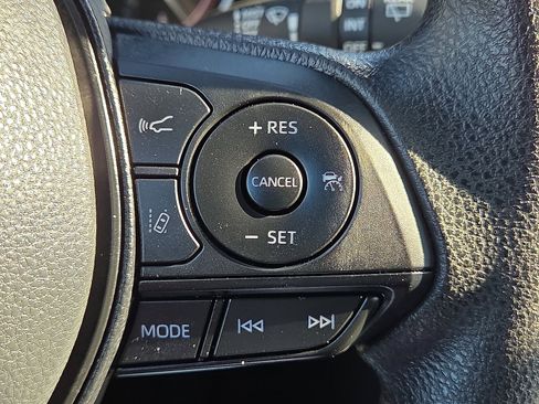 Used 2025 Toyota RAV4 XLE image 22