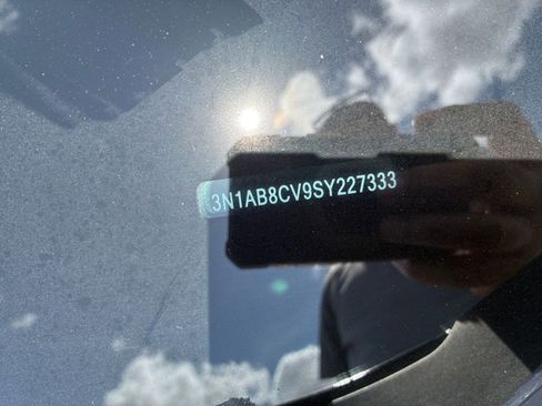 Used 2025 Nissan Sentra SV FWD image 22
