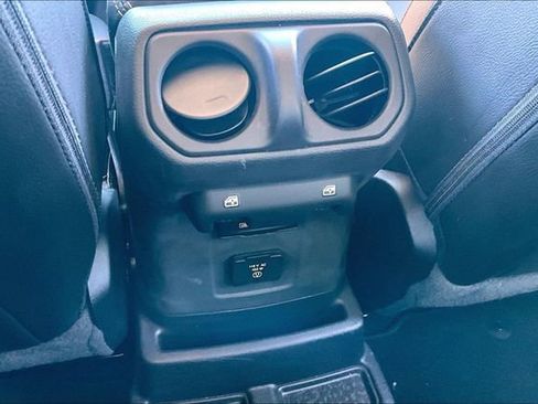 Used 2022 Jeep Wrangler Unlimited Sahara w/ Cold Weather Group image 33